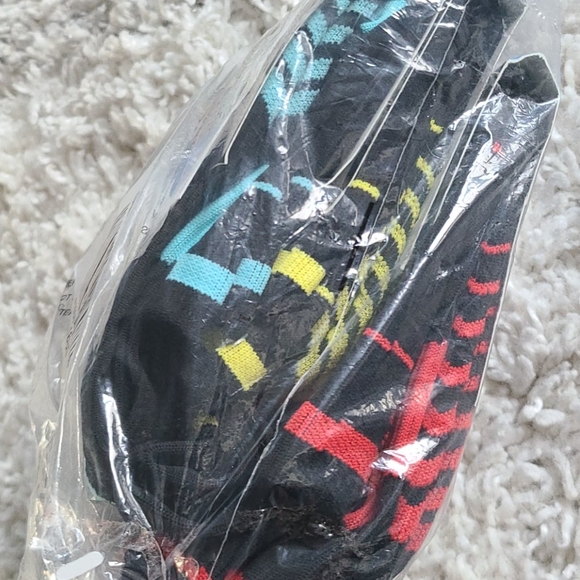 Extreme Fit Ultra V-Striped Compression Socks 🆕️ - Picture 4 of 6